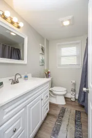 NEWLY RENOVATED. WALK TO BEACH.  FULLY EQUIPPED FOR BEACH.  June rate discounted - Image 5