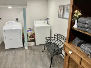 Charming & convenient house in downtown Marshall - Image 3