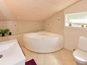 Gorgeous Holiday Home in Nørre Nebel with Hot Tub - Image 4
