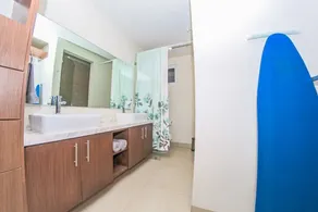 Beautiful 3B/2Ba Spacious Ground Corner Condo! - Image 4