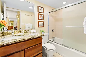 2BD Oceanfront Condo with Panoramic Views -Hololani A604 - Image 4
