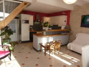 Ideal  \"Pied à Terre\" for couple or small family without need  for swimming pool - Image 5