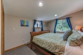 2BR Condo Near Lake w/ Sunny Bedrooms - Moonbeam - Image 5