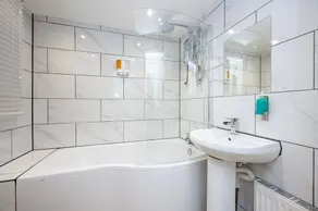 Comfortable 4-bed Home With Free Parking Wales - Image 4