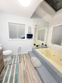 Experience fun at Camelback, stay at our spacious 4-bedroom chalet - Image 5