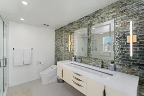 Double story downtown Marina penthouse! - Image 2