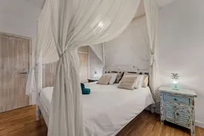 House with heated swimming pool, solarium, large garden, high-speed WIFI access. - Image 5