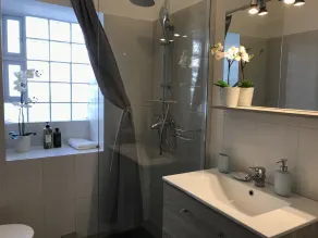 Dina's House - Image 2