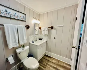 Beech Mountain Townhome 3/2, Heated pool, Hot tub, hiking, 0.5 mil to Ski slopes - Image 5