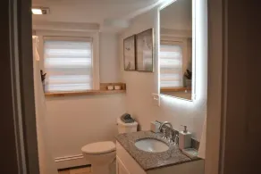 Anchors Away Inn 2 Br Apt 1 min walk to the Beach King & Queen - Image 5
