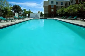 Studio | Free Breakfast + Outdoor Pool - Image 5