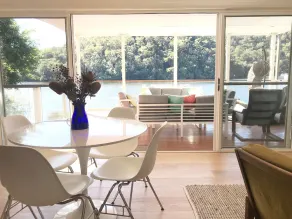 Absolut havnefronten moderne ejendom med båd og udendørs boblebad - Image 5