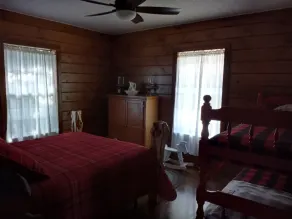 Cozy rural cabin near Texas A&M University - Image 3