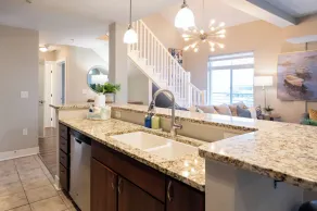 Spacious 3 BR 2 Bath Loft Condo in Grand Landing - Image 2