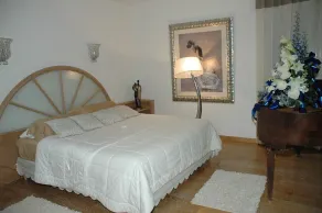 Magnifique Villa elegante , pleine de charme avec piscine en bord de mer - Image 3