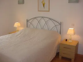 Luxury 2 Bed Apart with large south facing balcony, WiFi, AC & 4 Pool passes - Image 3