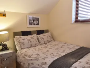 Lower Drayton Farm B&B - Image 4