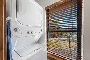 Cabane avec terrasse, jacuzzi et barbecue | Vue sur l'eau - Image 2
