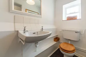 Bo i en 200 år gammel kærligt renoveret georgiansk gårdschefs hus. - Image 4
