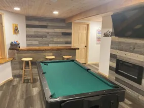 Cozy Vermont Log Cabin Chalet Only Minutes from Jay Peak - Image 3