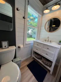 Sleeps 12 and just steps away from Sebago Lake - Image 3