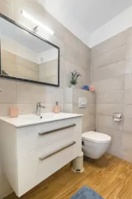 House Tia - Image 5