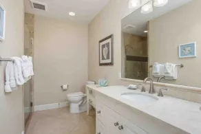 Seastar Luxury Beachfront, Exciting Ocean Views - Image 4