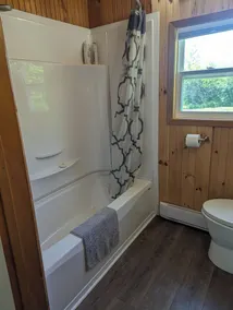 2-Bedroom Cottage On Lake Ainlsie Private Beach, Enjoy Fishing & Swimming. - Image 2