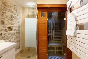 Stunning home with ocean views, 3 bedrooms, 3 bathrooms, Jacuzzi, sauna, Old Town - Image 2