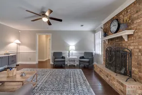 SOUTHAVEN- Full Amenities Home Close to Everything - Image 2