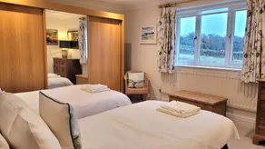 East Wing Cottage - Peaceful Village Retreat with Tennis Court Access - Image 5
