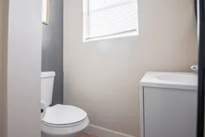 Cozy Studio w/parking & Wi-Fi near Design District - Image 4