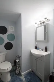 Remodeled family home, 5 minutes away from the park! - Image 4
