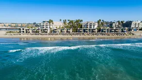 1 bdrm corner unit w/ Ocean & Harbor View *Steps From Beach* F201 North Coast Village - Image 5