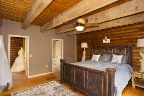 Cozy Log Cabin - Image 3