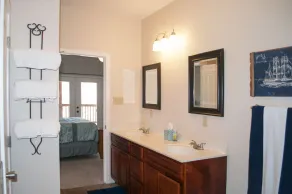 7Bed / 7Ba Lakefront Home m / vedhæftet svigssuite og privat overdækket dock - Image 4