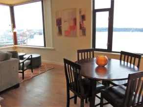 Modern Downtown Unit vid hamnen steg med fantastisk panoramautsikt över vattnet!  Slå samman! - Image 5