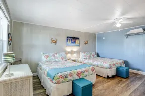 ON ISLAND Ocean View Beachy Studio in Campy 1970s Converted Motel - Image 3