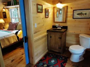 Classic Maine Lake Cottage, 25ft from lake shore! - Image 5