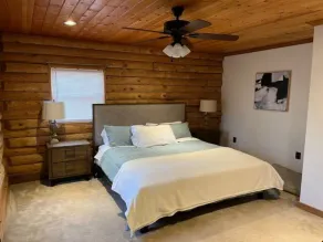 Private log cabin, hot tub, lake access with boat slip - Image 3