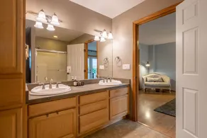 Westside Mt View - Hot Tub, Pet Friendly, Walk to Downtown Hood River! - Image 5