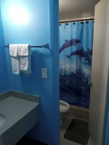 Budget Inn - Image 3
