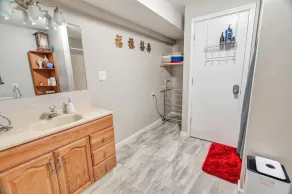 Moon River Smart-Suite near Interstate 44 and Airport - Image 3
