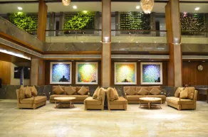 Hotel Ivy - Image 3