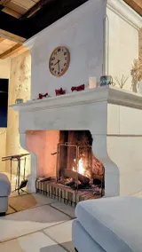6 Bedroom Agritourism property in Saint-Hilaire-d'Ozilhan - Image 2