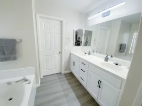 ☀Backyard Canal Access☀ Kayak + 5 Bedroom Home! - Image 4