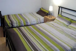 House - Sleeps 5, Private Garden & Free Parking - Image 5