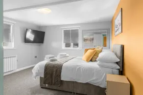 Still House - Image 5