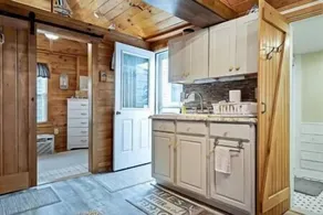 STEPS TO THE BEACH Adorable Cottage on a quiet street - AC/Pet 3bedroom, 1 bath - Image 4