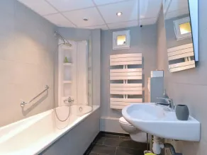 Gemütliche 2-Personen-Ferienwohnung mit moderner Ausstattung, Garten und WLAN in Bergholtz - Image 2